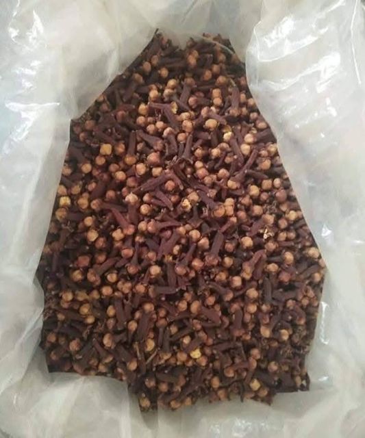 Madagascar Cloves Place of Origin KENYA Packaging 25kg Or 50 Kg Jute Bags With - Image 2