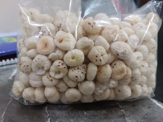 Fox Nuts 19-25mm (Raw) Grade A+,19-25mm Max. Moisture (%) 12 Place of Origin Bihar, - Image 1