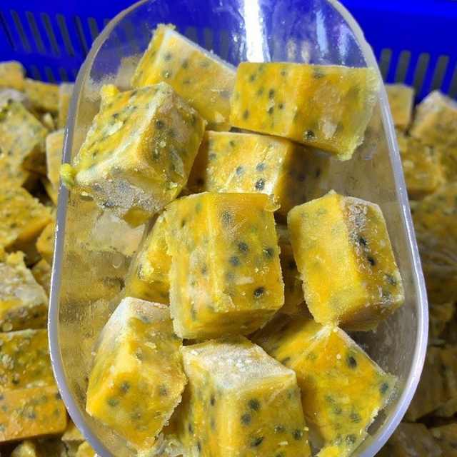 HOT SELLERS - IQF Frozen Golden Passion fruit from Vietnam - Best Price for Export - 100% Organic - Image 3