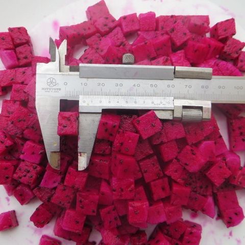 High quality IQF Frozen Red Dragon Fruit Diced from Vietnam - Frozen Red Dragon Fruit 100% – product photo 4, product detail gallery