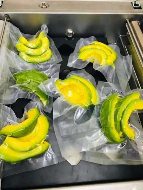 FROZEN PUREE AVOCADO 1KG BAG FOR EXPORT, VIETNAM AVOCADO HIGH QUALITY FOR SMOOTHIE AND CAKE READY TO SHIP - Image 4