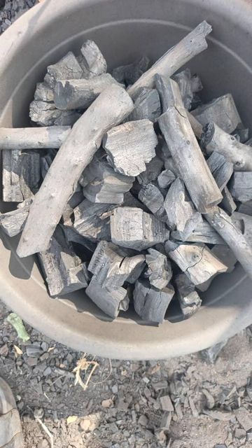 Ayin Hardwood Grade High Packaging 20kg Max. Moisture (%) - Image 5