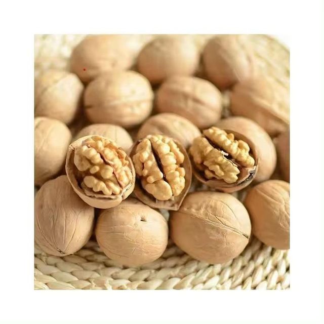 pecan nuts Natural Walnut Kernels Nuts Walnut Export Price Type Walnut Style Dried Ingredients 0 Size 24mm-36mm Grade Top - Image 3