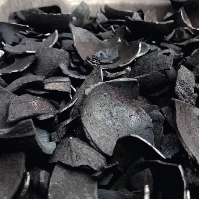 Wholesale Coconut Shell Charcoal Briquettes Machine-Made High Quality Restaurant Industrial Use 5-6 Hours Burning - Image 5