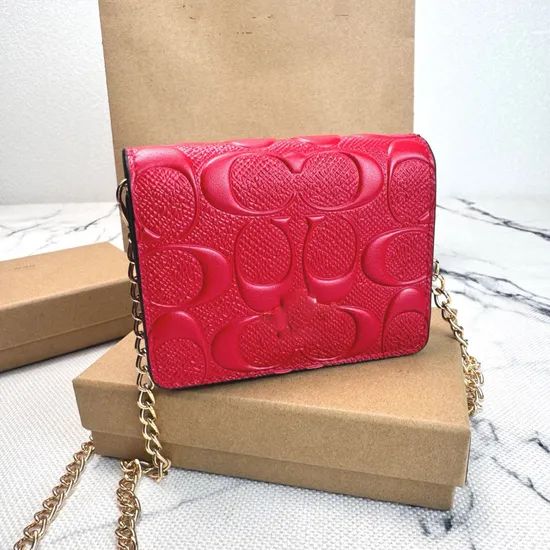 Medium Corner Zip Wallet in Signature Leather Red CV414 Outlet New Wallets - Image 4