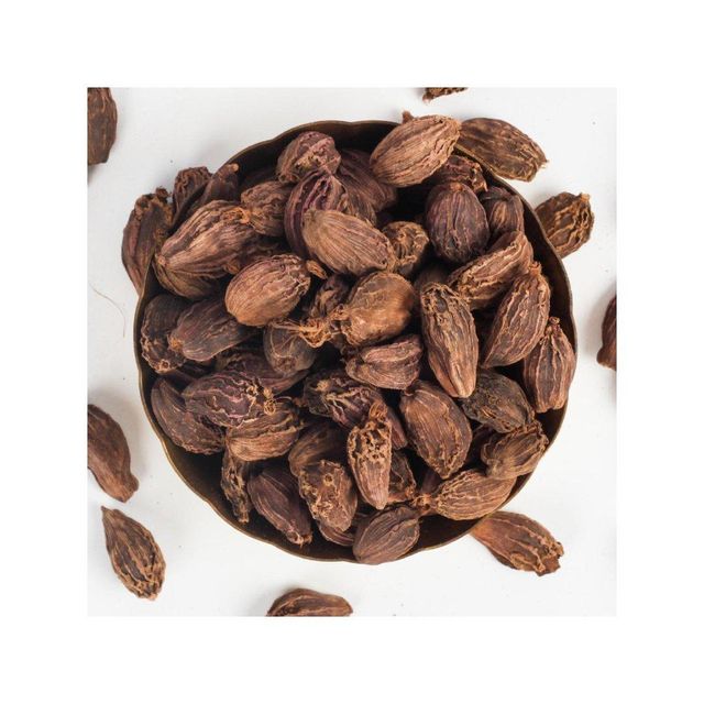Premium black cardamom available in bulk ideal for spice suppliers and wholesalers - Image 1