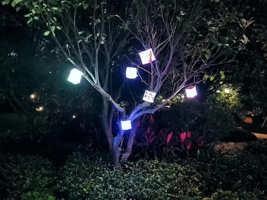 Inflatable Solar Lantern - Image 6