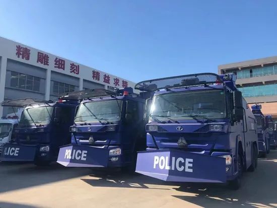 Heavy-Duty Special Transport Vehicle Truck Seats 12 Power Diesel Origin China Condition New Drive Wheel 4×4 Trademark - Image 3