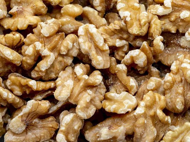 Quality Walnuts ,Cashew Nuts , and Almond nuts Features Organic Origin European Continent, European Union Product Type Beverages, Cereals & Cereal Products, Fruits & Vegetables, Nuts - Image 3
