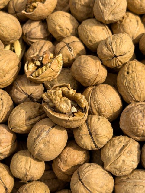 Iranian Chandler Walnut Kernels - Grade 1 - Premium Quality - Export Quality - Natural - Image 2