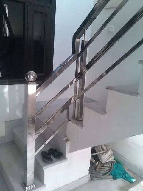Square Spiral Staircase Width 1000 mm Thickness 1.3 MM Finish High Gloss Load Bearing FREE Stair Type Spiral Number Of Flights - Image 1