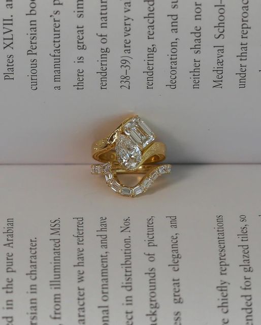 Vintage Engraved Toi et Moi Diamond Engagement Ring with Baguette Curved Nesting Band Set - Image 4
