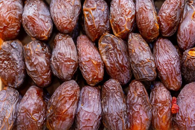 Iranian Piarom Dates - Grade 1 - Premium Quality - Export Quality - Bulk - Wholesale - Dried Fruit - Selected - Commerci - Image 1