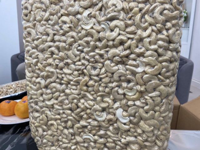 High Quality Cashew Nuts Available For Sale Form Other Organic Yes Origin kenya Degree of Processing Natural - Image 2