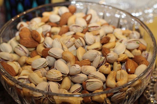 Wholesale price RAW pistachio nuts Fiber 6.1 G Fats 48.5 G Iron 6.7 Mg Zinc 1.3 Mg Style Dried Sodium 6.0 Mg Copper 0.81 Mg - Image 2