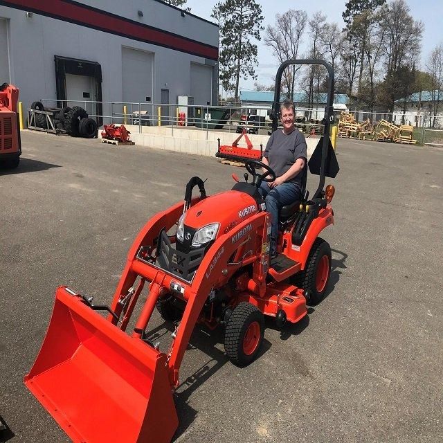 Kubota BX1880 Compact Utility Tractor 4WD Wheel Loader Tractor with Front Bucket for Farm and Landscape - Image 1