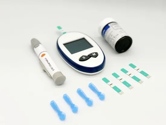 No Coding Automatic Test Strip Glucometer Digital Medical Blood Glucose Meters - Image 1