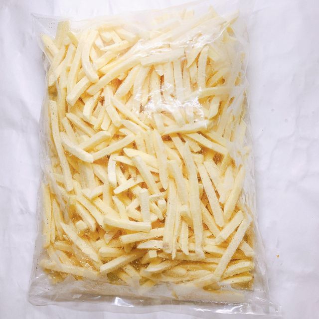 Ready To Cook Frozen French Fries Maintaining Freshness And Golden Crisp Texture Easily - Image 1