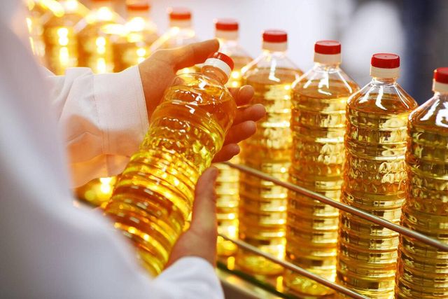 sunflower oil Features Halal, Kosher Net Weight 1 L, 10 L, 100 ml, 250 ml, 5 L, 500 ml, Other Delivery Form Barrel, Bottle, Canister, Cardboard, Other, Unpackaged - Image 2