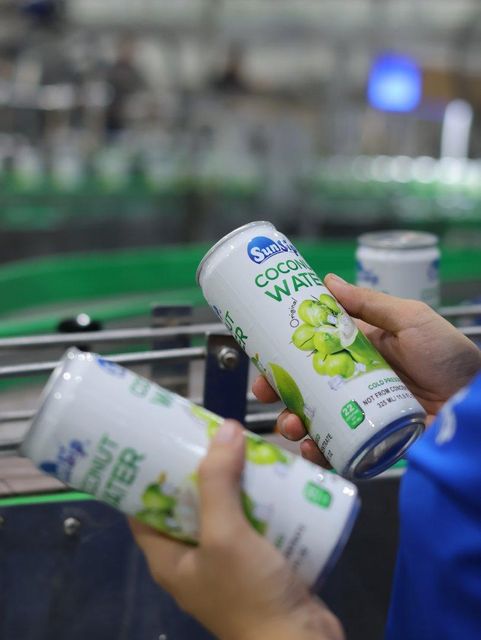 SUNSIP OEM COCONUT WATER 100% BEST SELLING FROM VIET NAM 330ml - Image 3