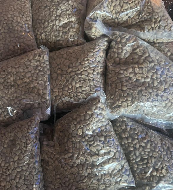 Mount Elgon Ugandan Washed Arabica Green Coffee Beans Organic Yes Decaffeinated No Bean Type Arabica Degree of Processing Raw - Image 1