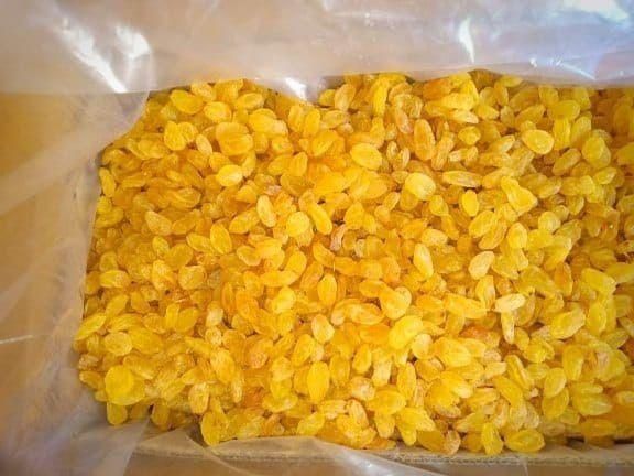 Premium Vietnam Origin Sun-Dried Grape Raisin Soft Chewy Texture for Wholesale Distribution Cereal Toppings Blends and S - Image 2