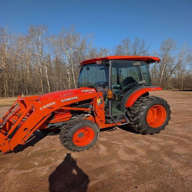 Kubota L3560 Tractor 230HP 4WD Gear Drive High Productivity Farm Tractor with Pump Gearbox & Bearing - Image 5