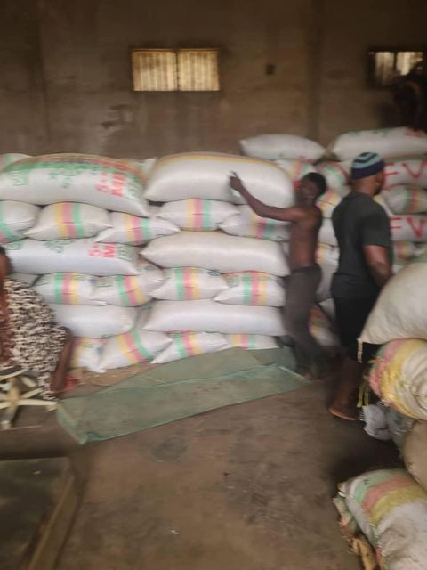 Cocoa Beans Color DARK BROWN Shelf Life 2YEARS Packaging 50-100KG BAGS Drying Process SUN DRIED Place of Origin - Image 3