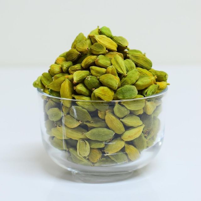 Selected Organic Green Cardamom Pods With Fresh Aroma Exported In Vacuum Packs For Importers - Image 5