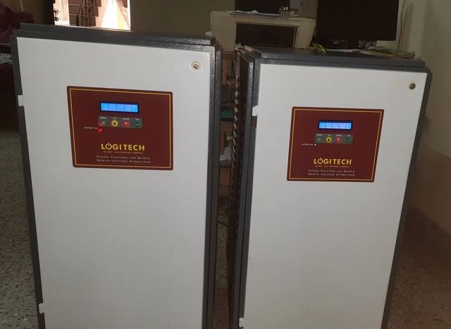 Three Phase Voltage Stabilizer Material Iron Brand Logitech Type Automatic Capacity 20 KVA Display Type LCD Phase Three - Image 2