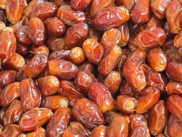 Aseel Dates - WHOLE DATES - UNPITTED - Image 3