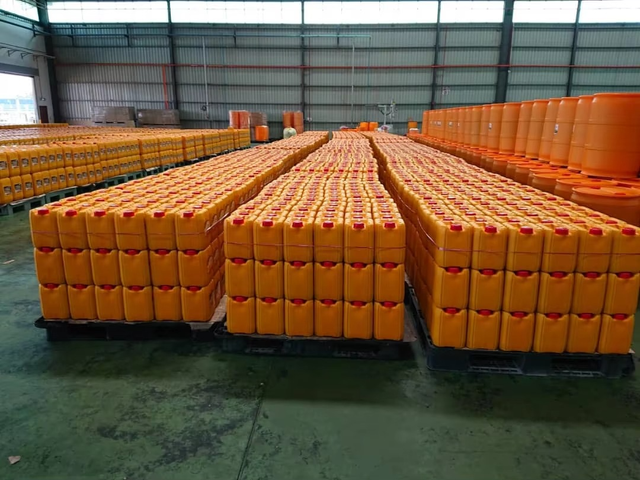 Refined Palm Oil With 99% Purity Level Designed For Edible Food Preparation And Long Term Storage - Image 4