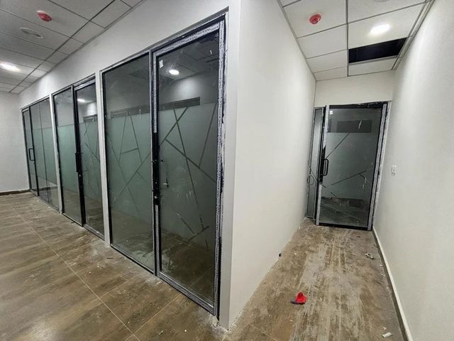 Office Partition Panel Thickness 50 mm Application Area Interior Partition Type Full Height Partition Material Aluminium And - Image 4