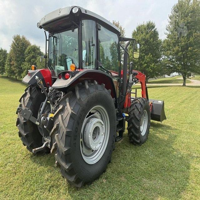 Original Massey Ferguson 5711 Tractor 4WD Pump 50 HP Efficient Fuel Consumption Heavy Duty - Image 5