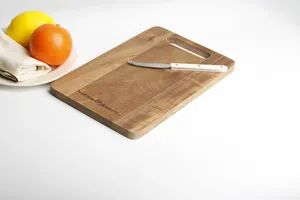 Customizable Acacia Wood Cutting Board for Picnic Set Size Small Type Single Wood Acacia Shape Square Design Vertical Logo Acceptable - Image 4