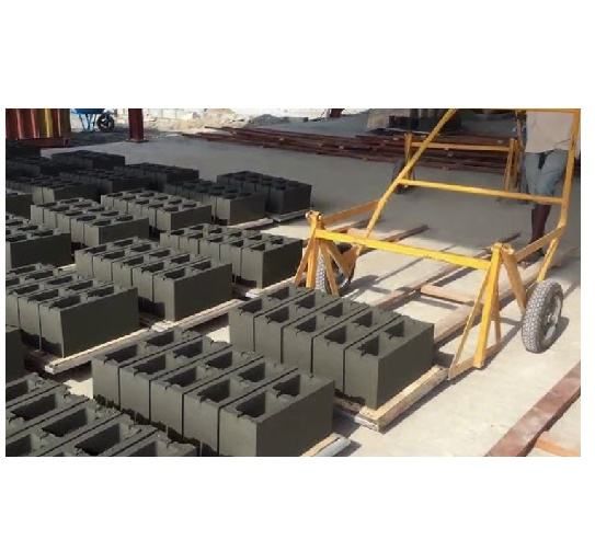Powerful 12MS Cement Block Moulding Machine with Hydraulic Pressure and Automatic Control for 8-Hour Mass Production - Image 3