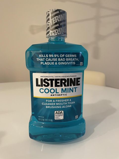 Listerine Coolmint Antibacterial Mouthwash 250ml with Fresh Mint Flavor 125ml Free Essential Oils - Image 3
