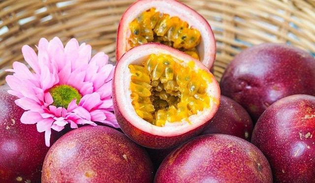 Top Factory Passion Fruit From Vietnam For Export Fresh Fruit With Carton Box Cheap Price - Image 4