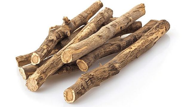 Liquorice Roots (Glycyrrhiza glabra), Cleaned & Dried, India Style Na. Purity 99% Variety Na. Origin India Taste Sweet. Technique Na. - Image 4