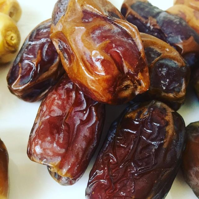 Sweet And Natural Dried Dates Rich In Vitamins And Minerals With Fresh Dates For Bulk Trading And Distribution - Image 4