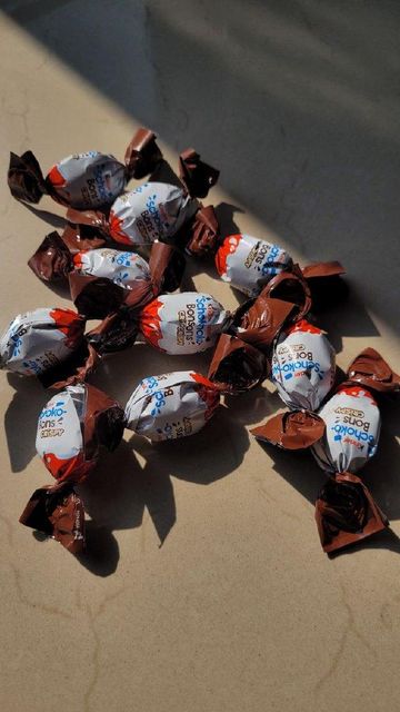 Premium Schoko Bons Chocolate Candy Crispy Wafer Shell With Smooth Hazelnut Cream Filling Perfect Sweet Treat - Image 3