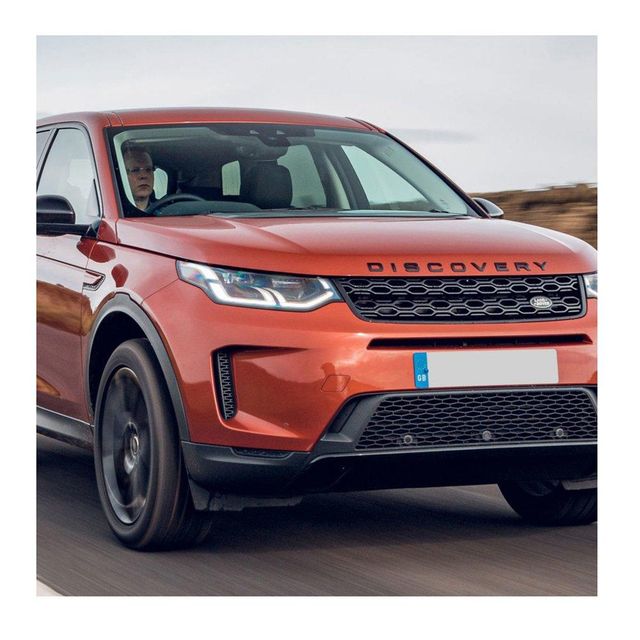 Range Rover luxury SUV for business executives and high profile users Range Rover vehicle with panoramic sunroof and premium sound system Range Rover off road SUV with terrain response and adaptive dynamics Range Rover high performance SUV with advanced braking and stability control - Image 3