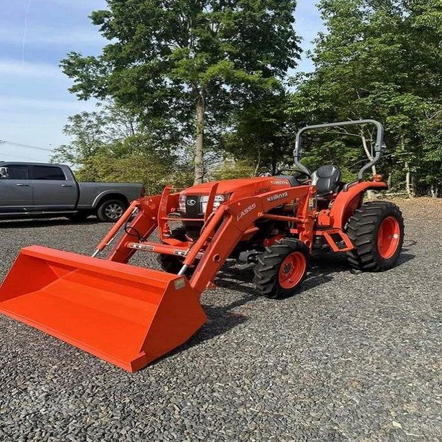 Kubota L3560 Tractor 230HP 4WD Gear Drive High Productivity Farm Tractor with Pump Gearbox & Bearing - Image 2