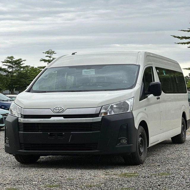 Premium Toyota Hiace Fairly Used Excellent Condition No Accident History 100% Clean Record Left Hand Drive Best Budget P - Image 4