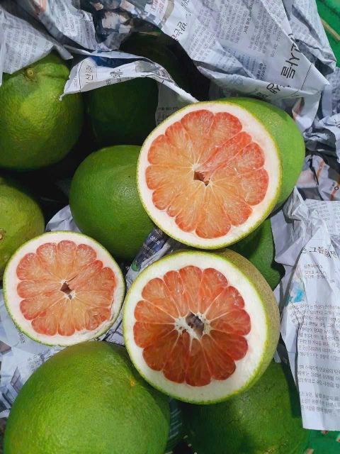 Green skinned pomelo Color - Image 1