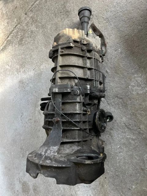 1984-1986 Porsche 911 915/67 Carrera 3.2l Engine & Manual Gearbox Transmission - Image 4