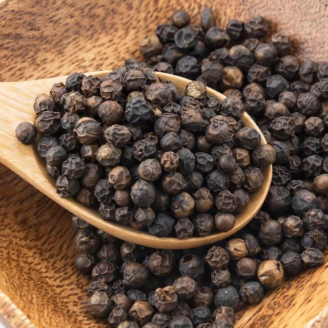 Premium Whole Black Pepper Dried Raw Spice 500g 550g Strong Flavor Fresh Kitchen Ingredient For Home And Restaurant Use - Image 1