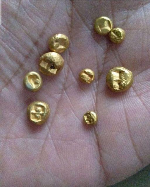Gold. - Image 4