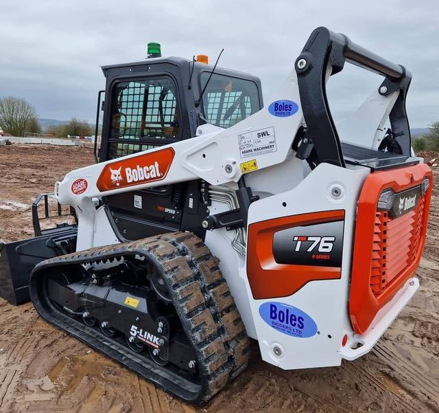 Best Used 2023 for T76 Skid Steer Loader Diesel Perkins Engine 3 Ton Track Compact for Construction and Material Handling - Image 2