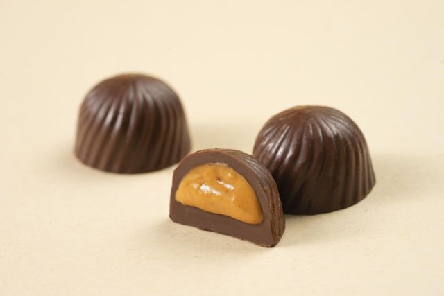 Best Selling Mango Flavored Chocolate Vietnam ZOOM VIETNAM 10 Years Experience Luxury Chocolate For Wholesales - Image 2